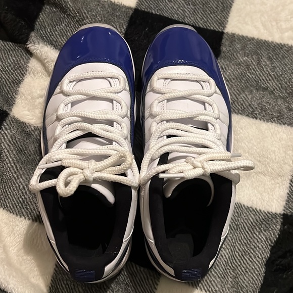 Used, barely worn - Picture 2 of 3